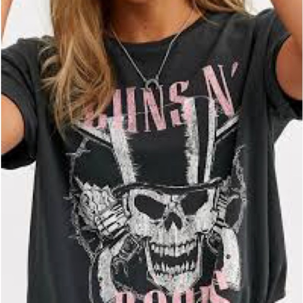 Guns N' Roses Graphic T-Shirt Size Medium Pull & Bear